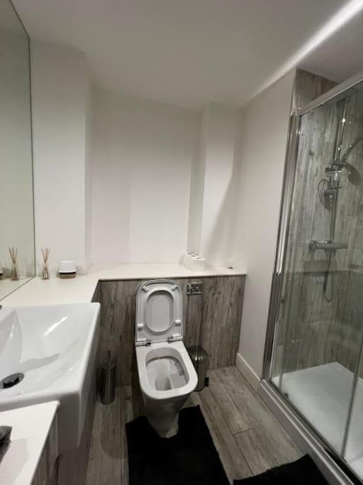 Apartment Stylish 2 Bedroom Centre
