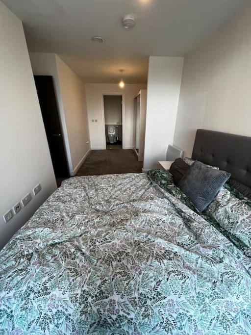 Apartment Stylish 2 Bedroom Centre *