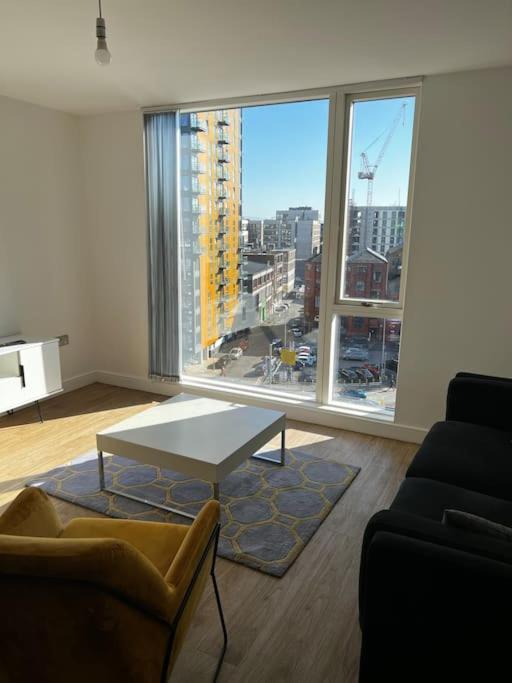 Stylish 2 Bedroom Centre *