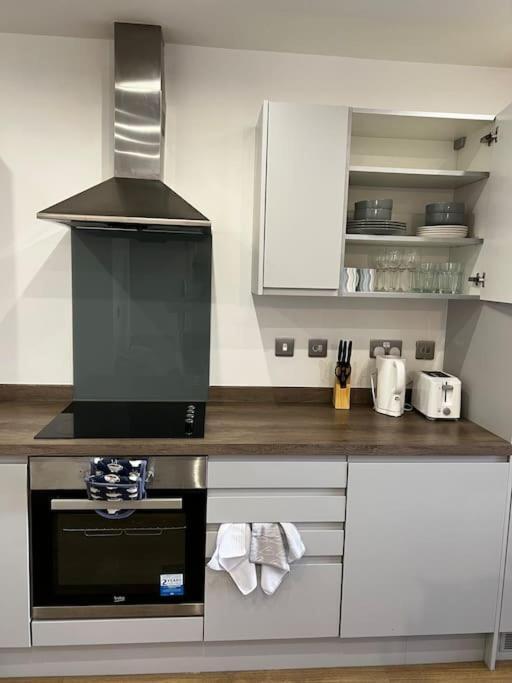 Stylish 2 Bedroom Centre Apartment
