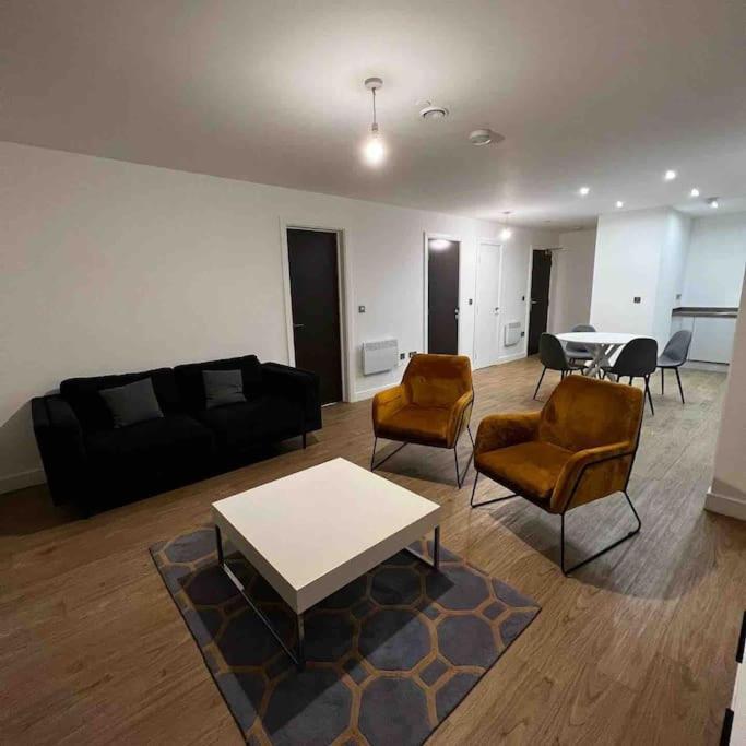 Apartment Stylish 2 Bedroom Centre